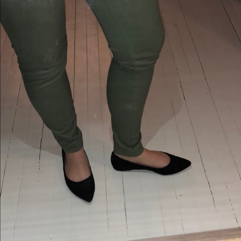 Pointed Black Nine West Flats